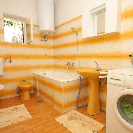 With A Parking Space Hvar - 8769 アパート *