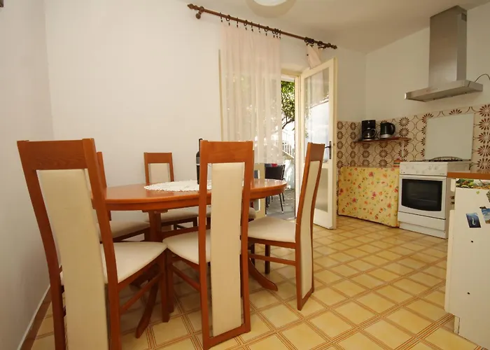 Apartment With A Parking Space Hvar - 8769